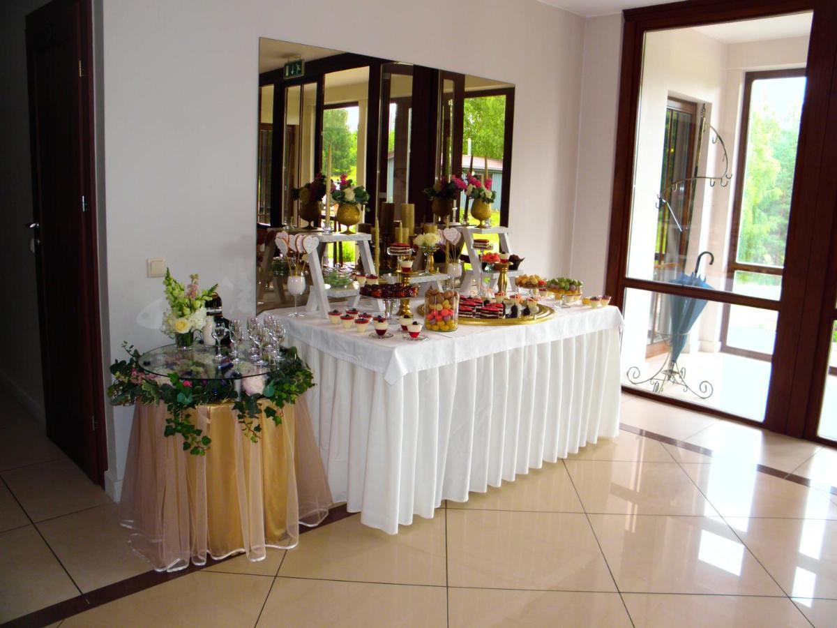 Luokesu Dvaras Hotel Moletai Exterior photo